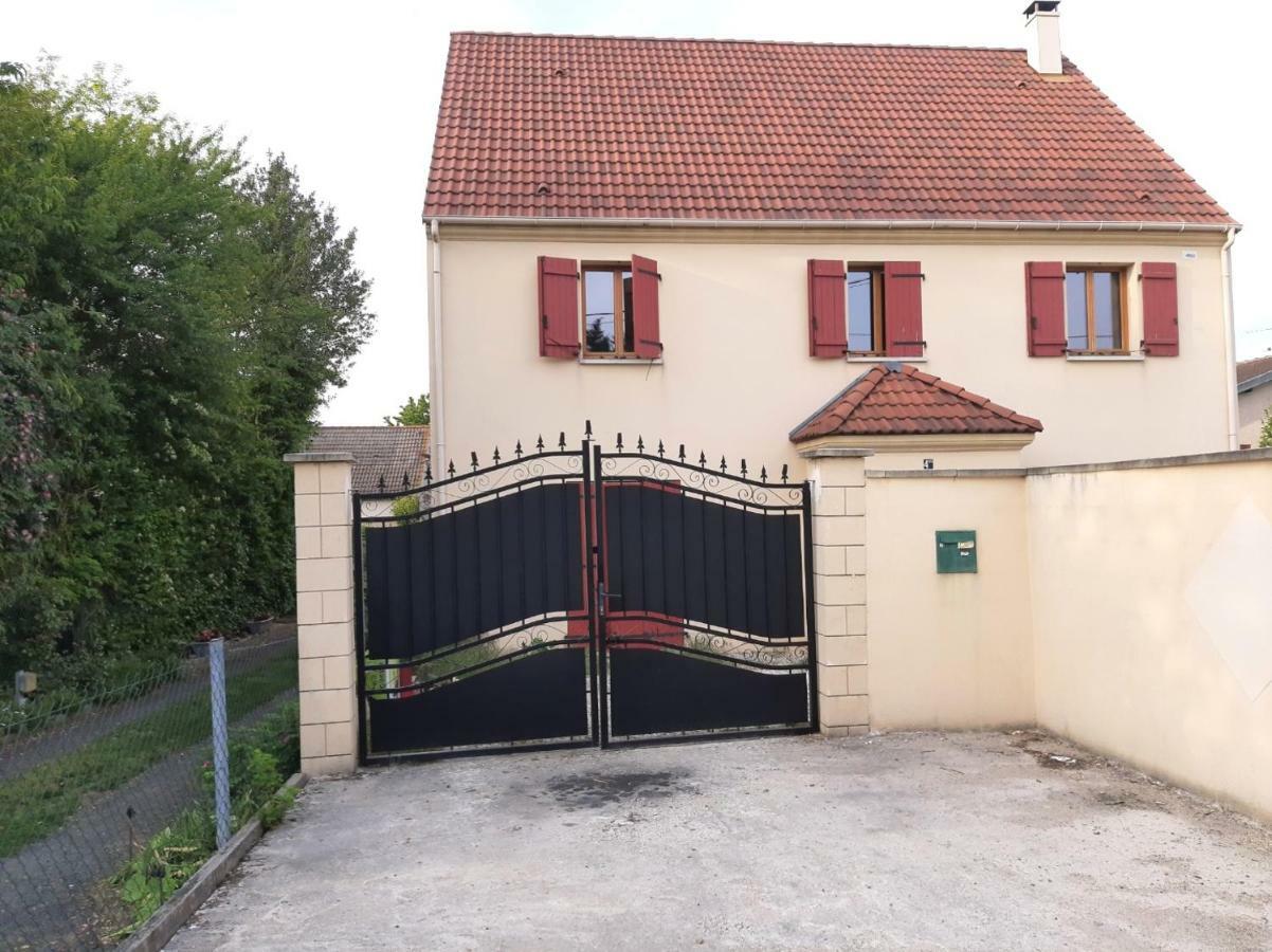 Maison Cheptainville Avec Terrasse Sur Verdure Exterior photo